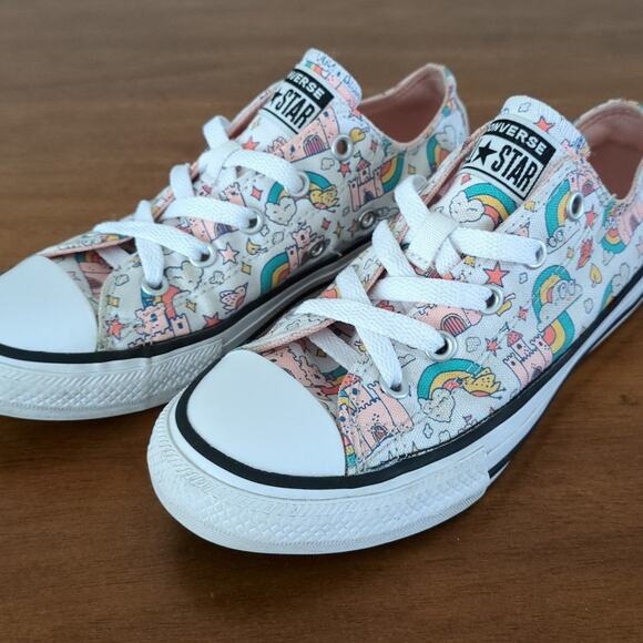 Convers Girls Chuck Taylor All Star Rainbow Castles Big Kids' Sneakers size 1 - Picture 2 of 9